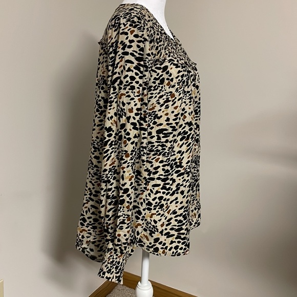 Animal Print Long Blouse - Picture 4 of 10